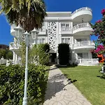 Belka Golf Luxury Poolside Appartamento