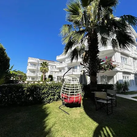 아파트 Belka Golf Luxury Poolside *