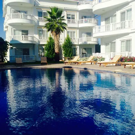 Belka Golf Luxury Poolside شقة بيليك
